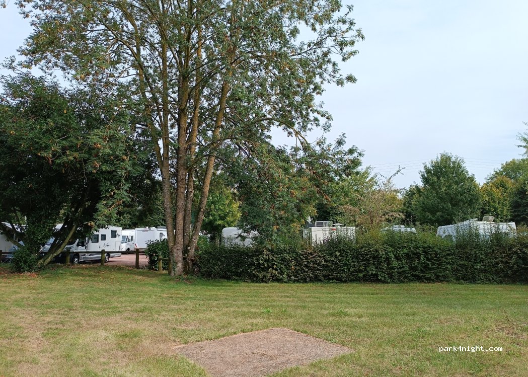 (28190) Courville-sur-Eure - Avenue Thiers — foto 3