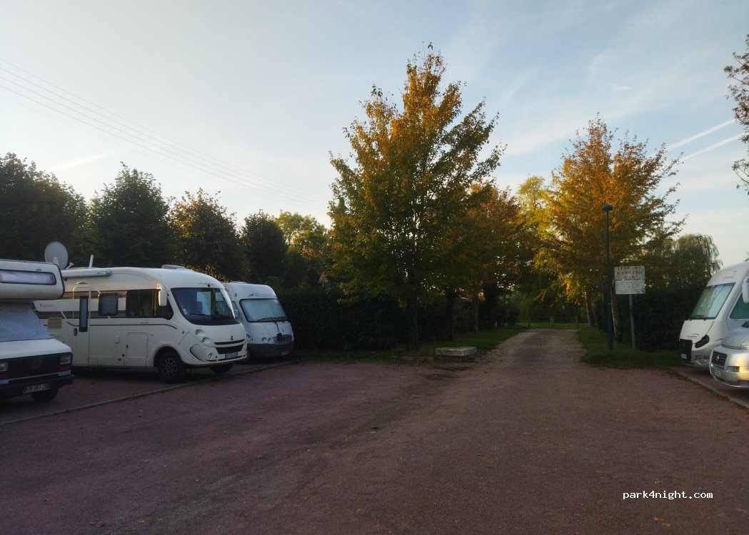 (28190) Courville-sur-Eure - Avenue Thiers — foto 5