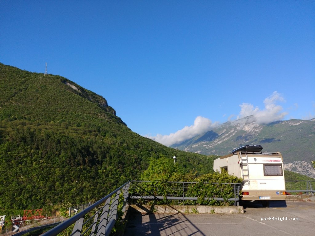 (38074) Drena - 57 Strada Provinciale 84 — foto