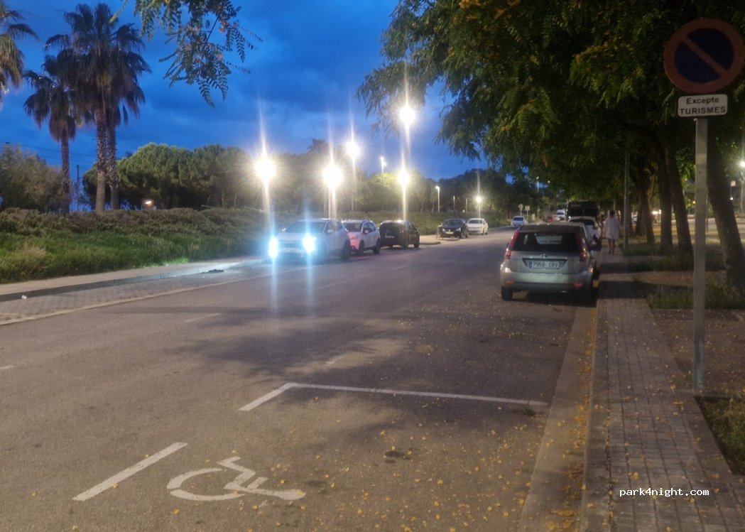 (08302) Mataró - Passeig de Marina — foto 2