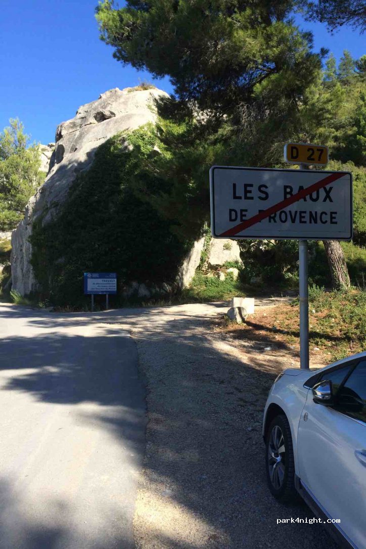 (13520) Les Baux-de-Provence - D27 — foto