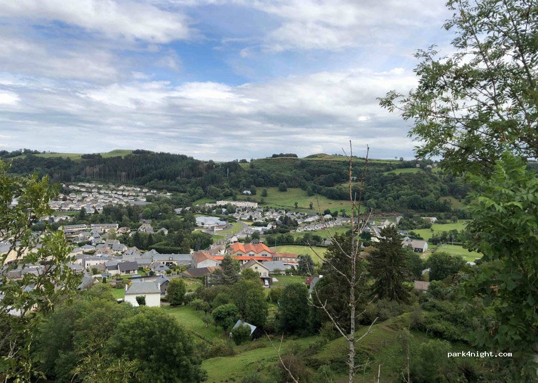 (15400) Riom-ès-Montagnes - 18 Rue du Sard — foto