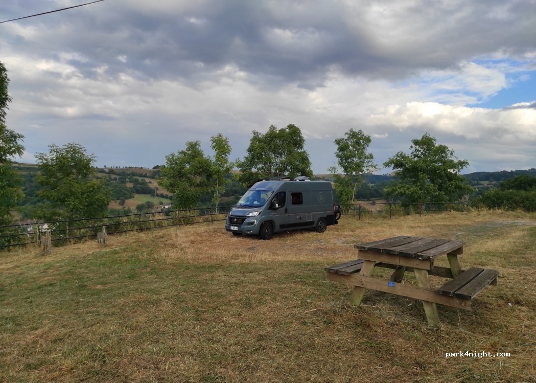 (15400) Riom-ès-Montagnes - 18 Rue du Sard — foto 3