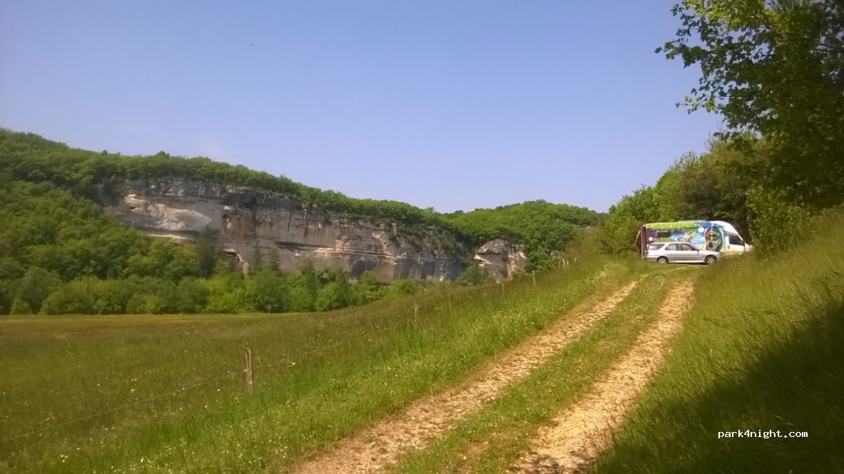 (24620) Les Eyzies-de-Tayac-Sireuil - 1 Route des Granges — foto