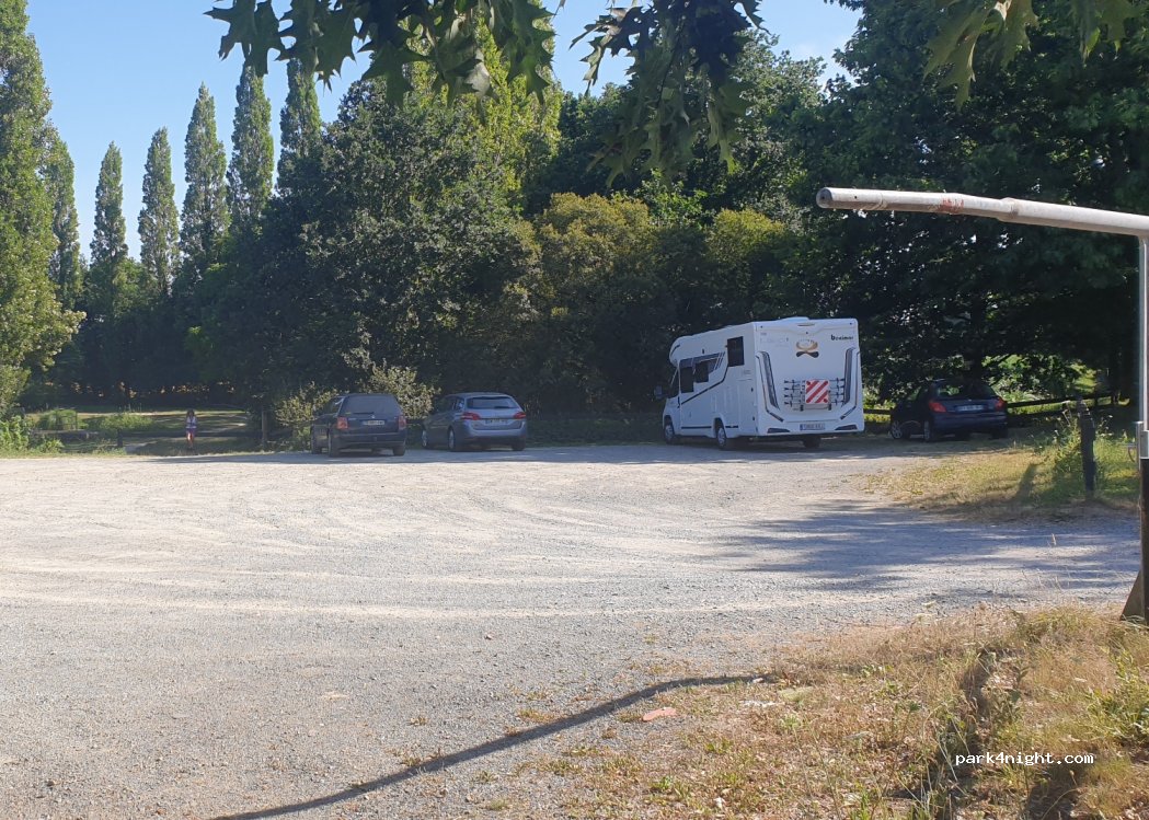 (35270) Combourg - Avenue de Waldmunchen — foto 4