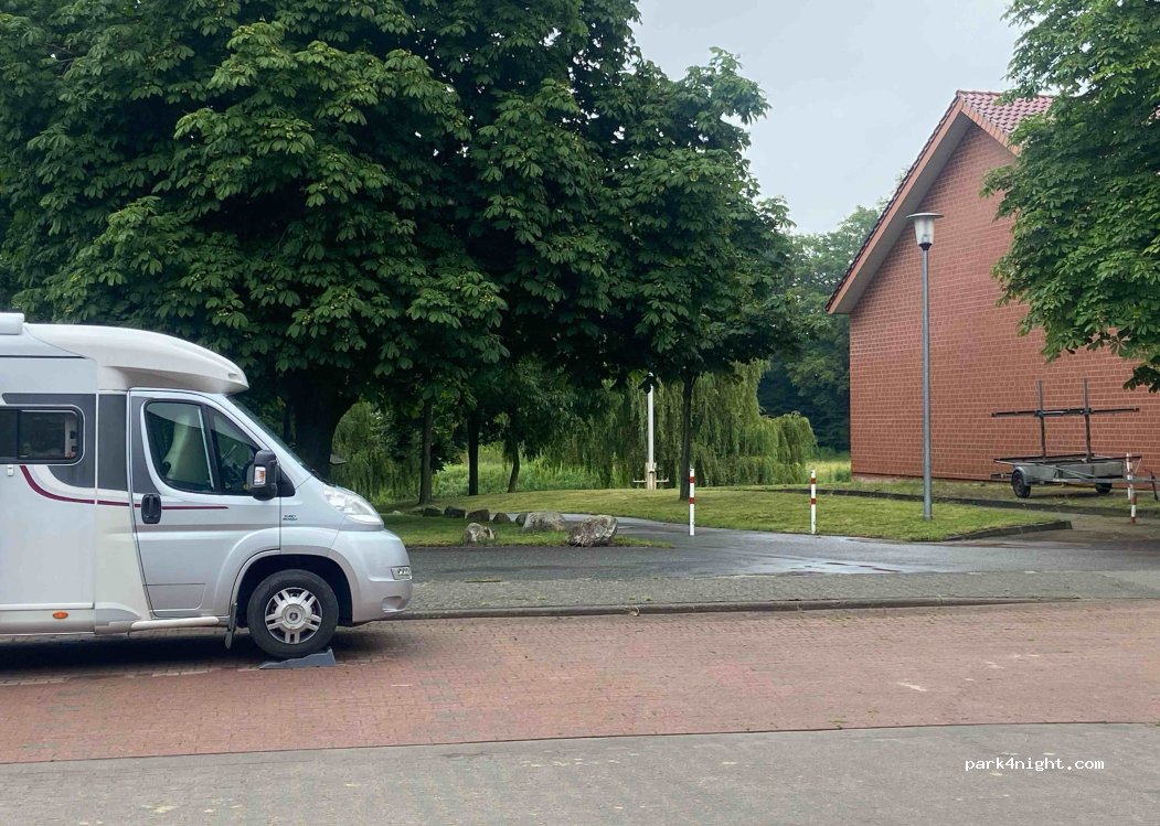 Wohnmobilstellplatz an der Emshalle — foto 4