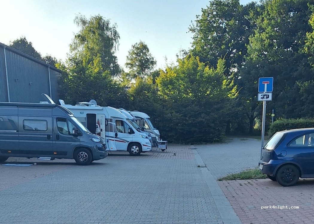 Wohnmobilstellplatz an der Emshalle — foto 5