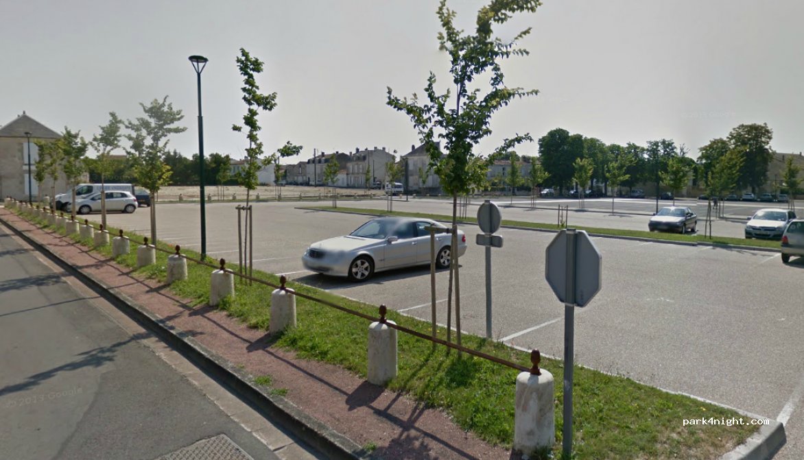 (17400) Saint-Jean-d'Angély - 51-65 Avenue Général Leclerc — foto