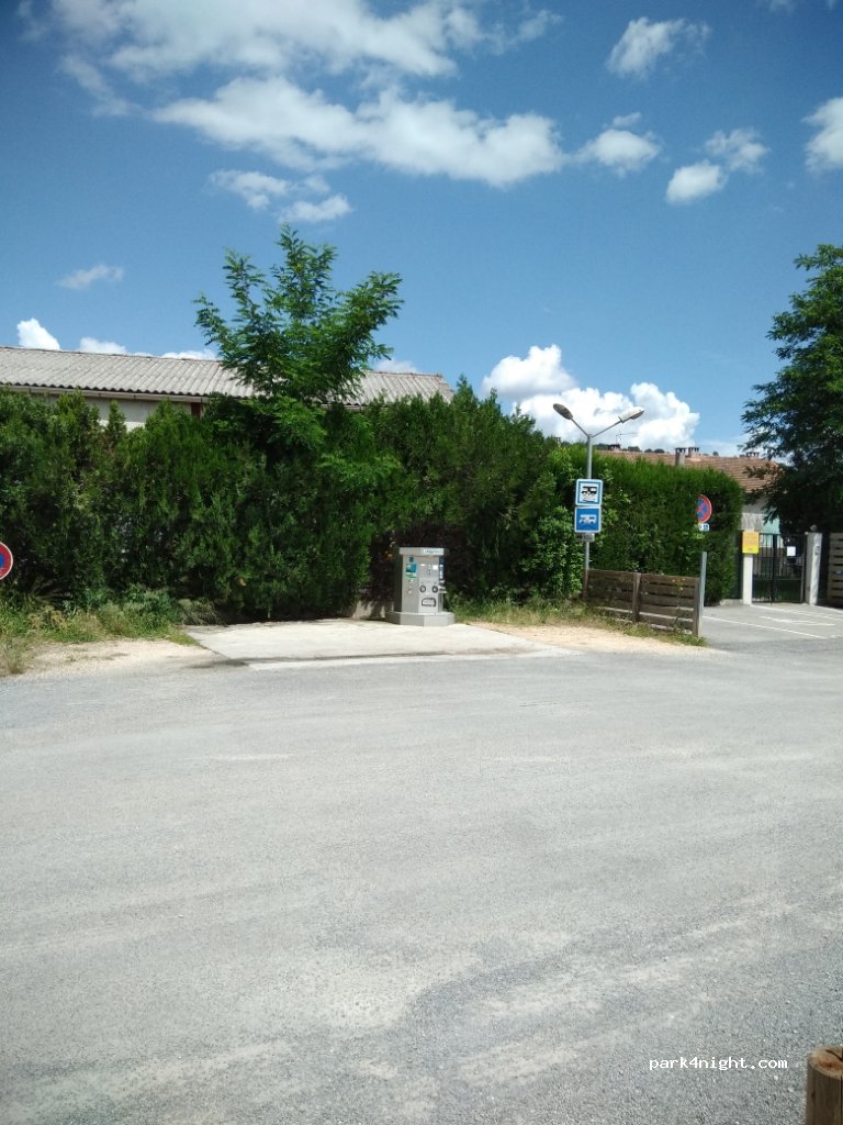 (30140) Anduze - 34 Place de la Gare — foto 2