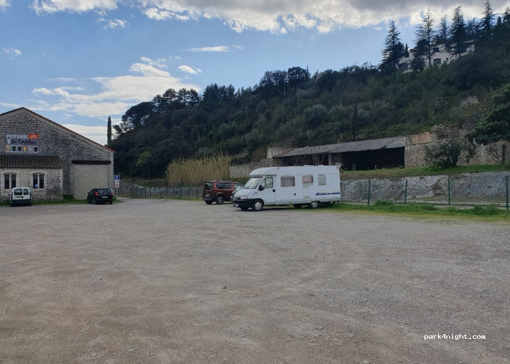 (30140) Anduze - 34 Place de la Gare — foto 3