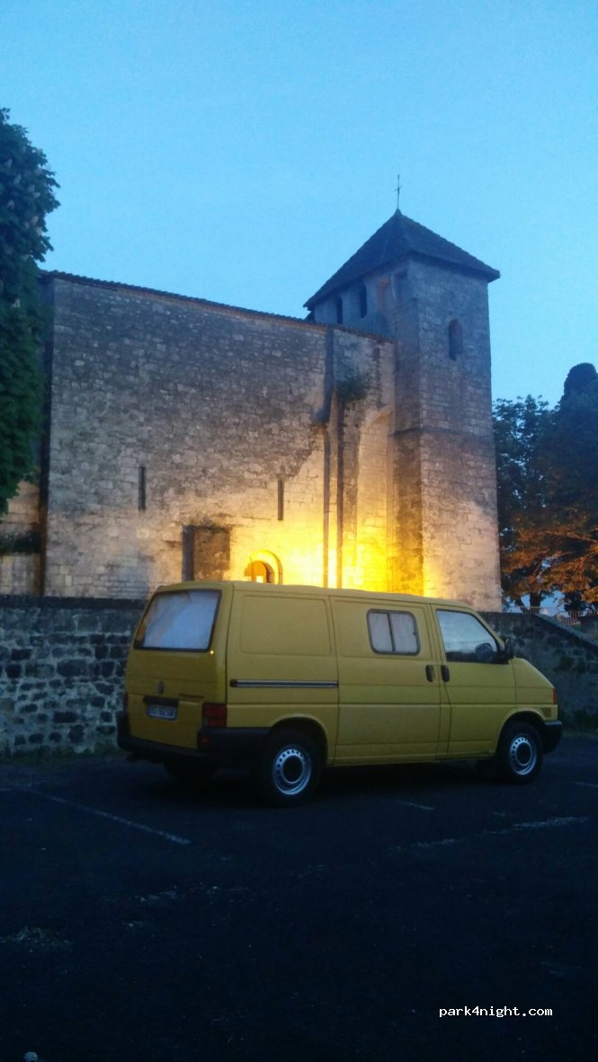 (16600) Touvre - 6 Place de l'Église — foto 3