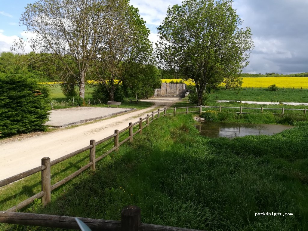 (21540) Blaisy-Haut - 10 Sur la Fontaine — foto