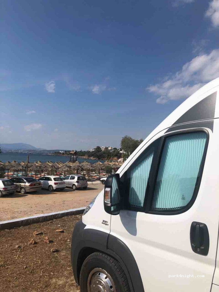 (190 13) Saronida - 46 Leoforos Athinon Souniou — foto