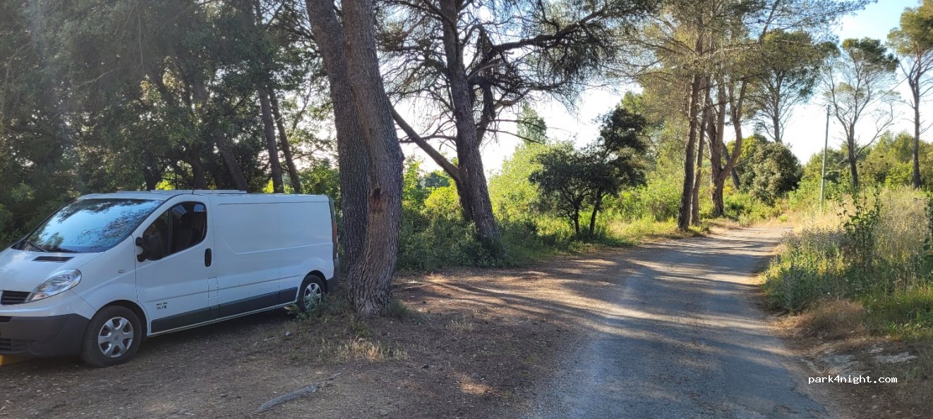 (13140) Miramas - 801 Chemin de Miramas À Lunard — foto
