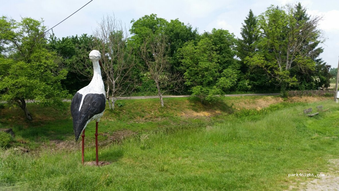 (44213) Kratečko - Unnamed Road — foto