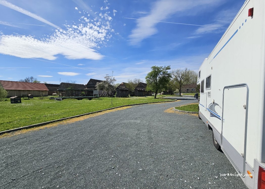 (44325) Krapje - Unnamed Road — foto 4
