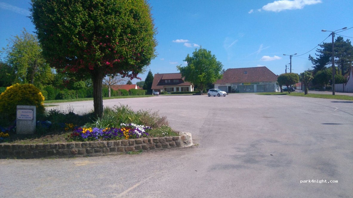 (62990) Beaurainville - 44 Place de la Liberté — foto