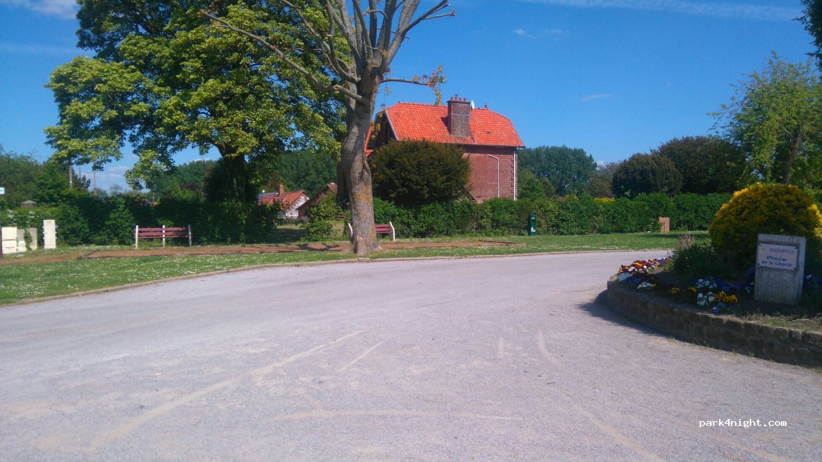 (62990) Beaurainville - 44 Place de la Liberté — foto 2
