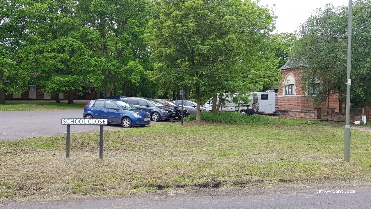 (GU24 9EG) Bisley - 1 School Close — foto 2