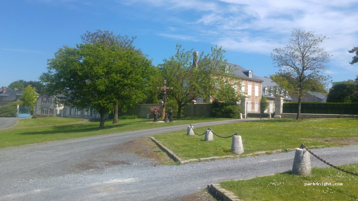 (02340) Clermont-les-Fermes - 8 Cour des Fermés — foto 2
