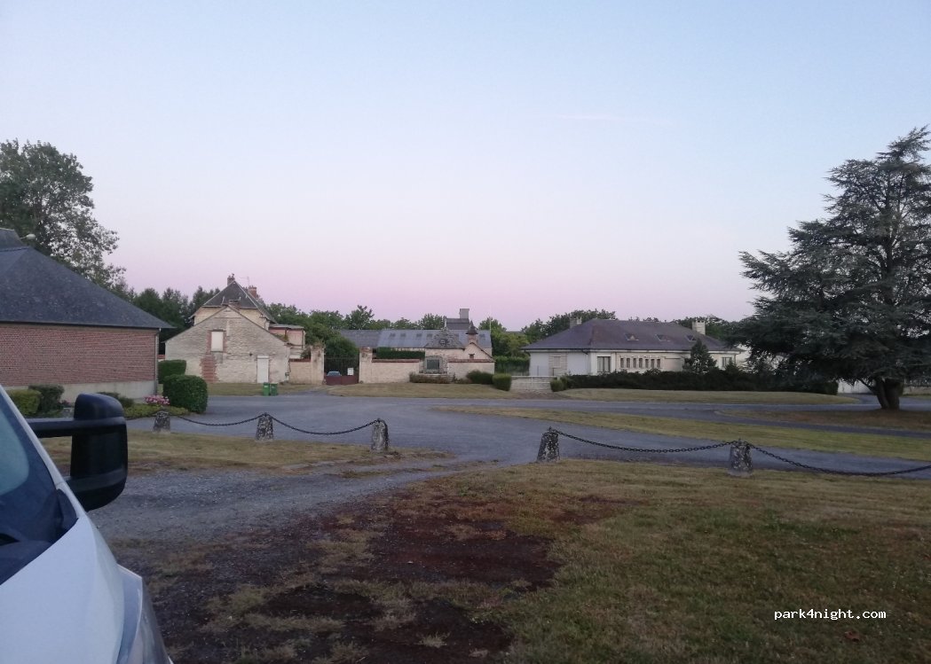 (02340) Clermont-les-Fermes - 8 Cour des Fermés — foto 3