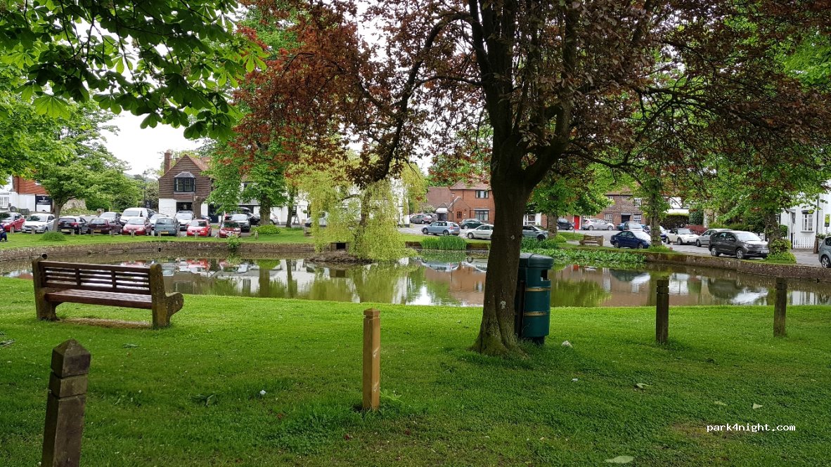 (RH9 8DY) Godstone - 2 The Green — foto