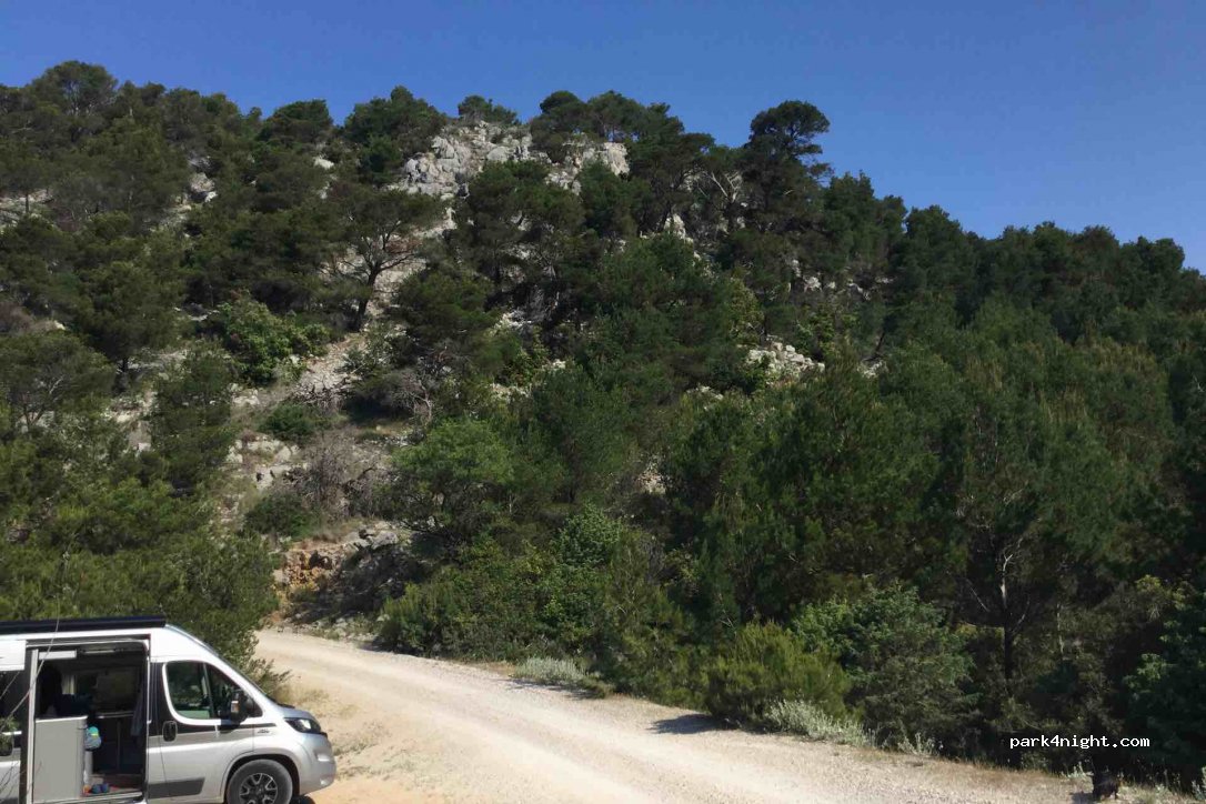 () Milna - Unnamed Road — foto