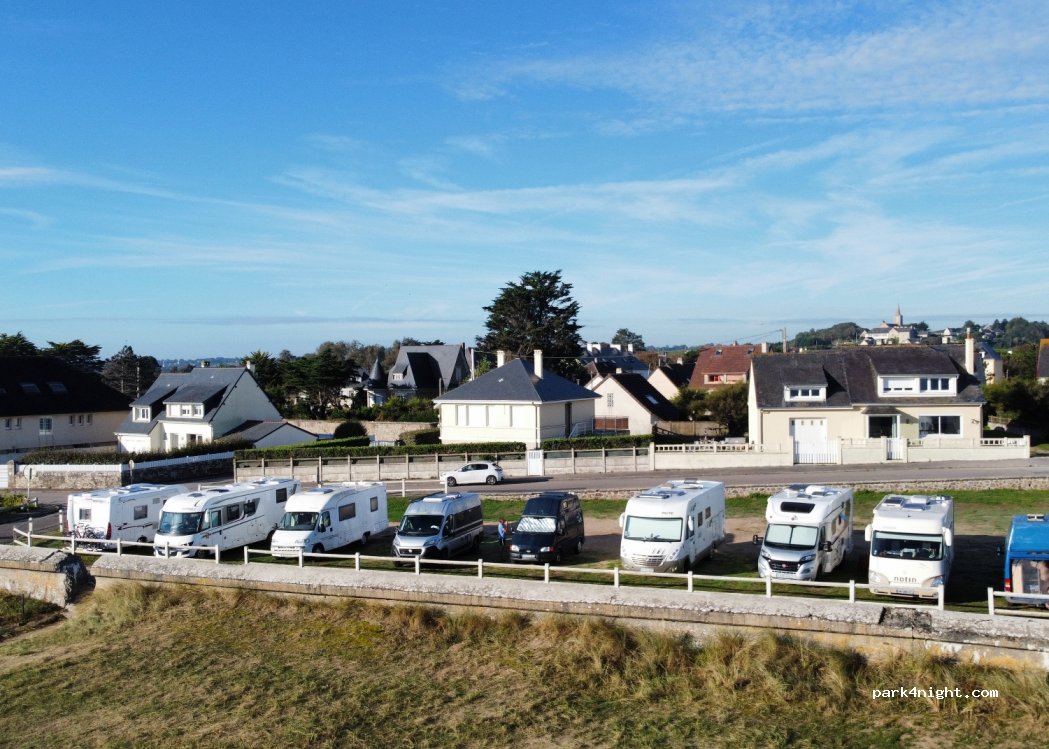 (50310) Quinéville - 10 Boulevard maritime — foto 3