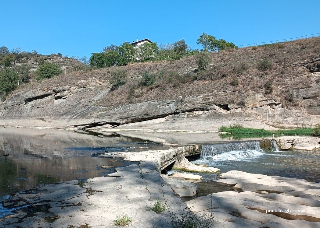 (08510) La Creu de Crodines - 33 Carrer dels Molins — foto 3