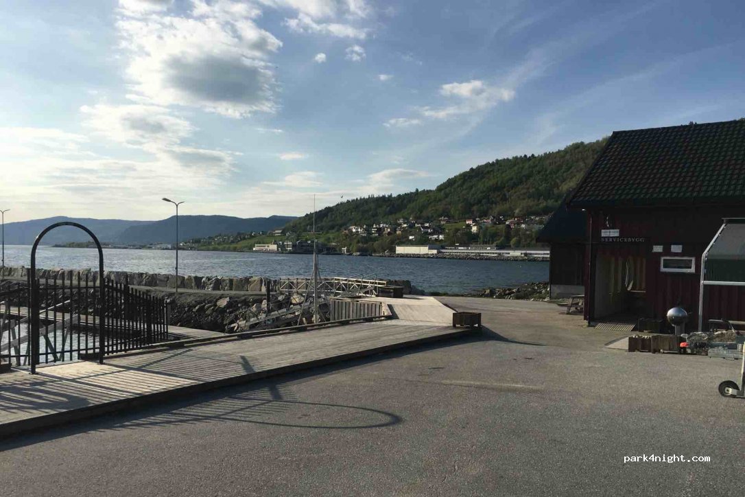 Bobilparkering Sykkylven — foto 2
