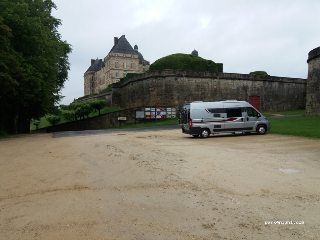(24390) Hautefort - 94 Château d'Hautefort — foto 2