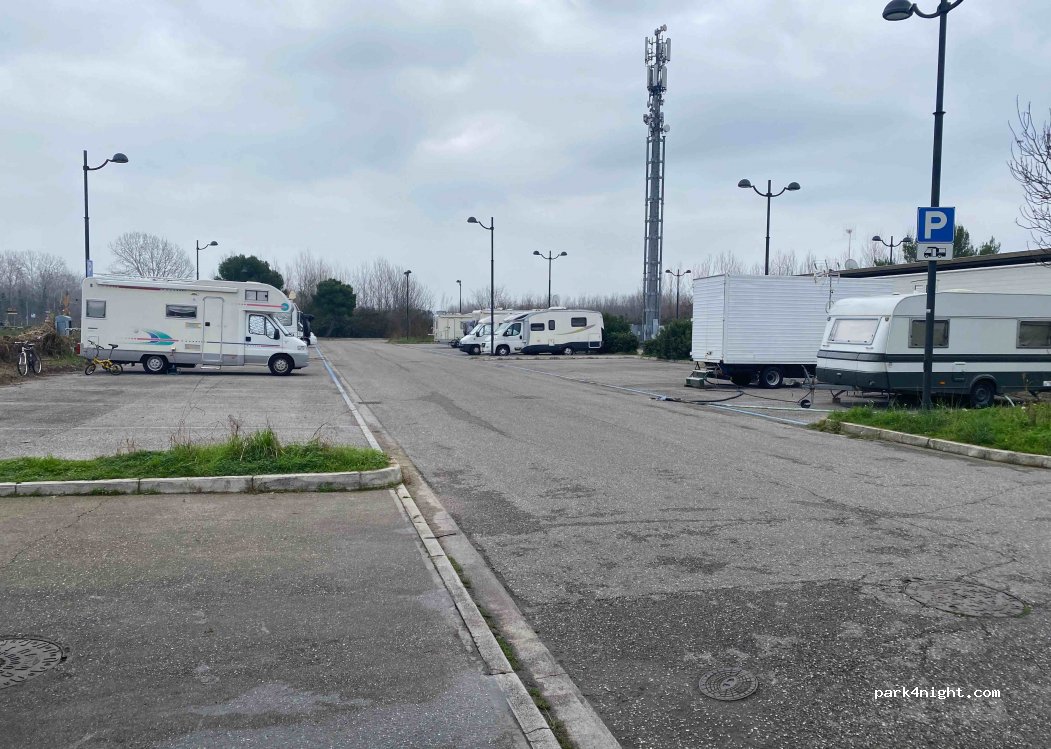 Area Sosta Camper Grado — foto 2