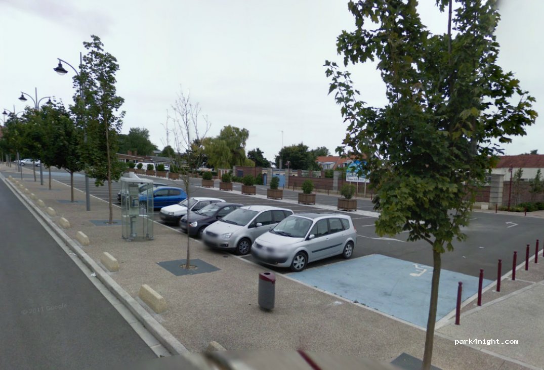 (80170) Rosières-en-Santerre - Place de la République — foto