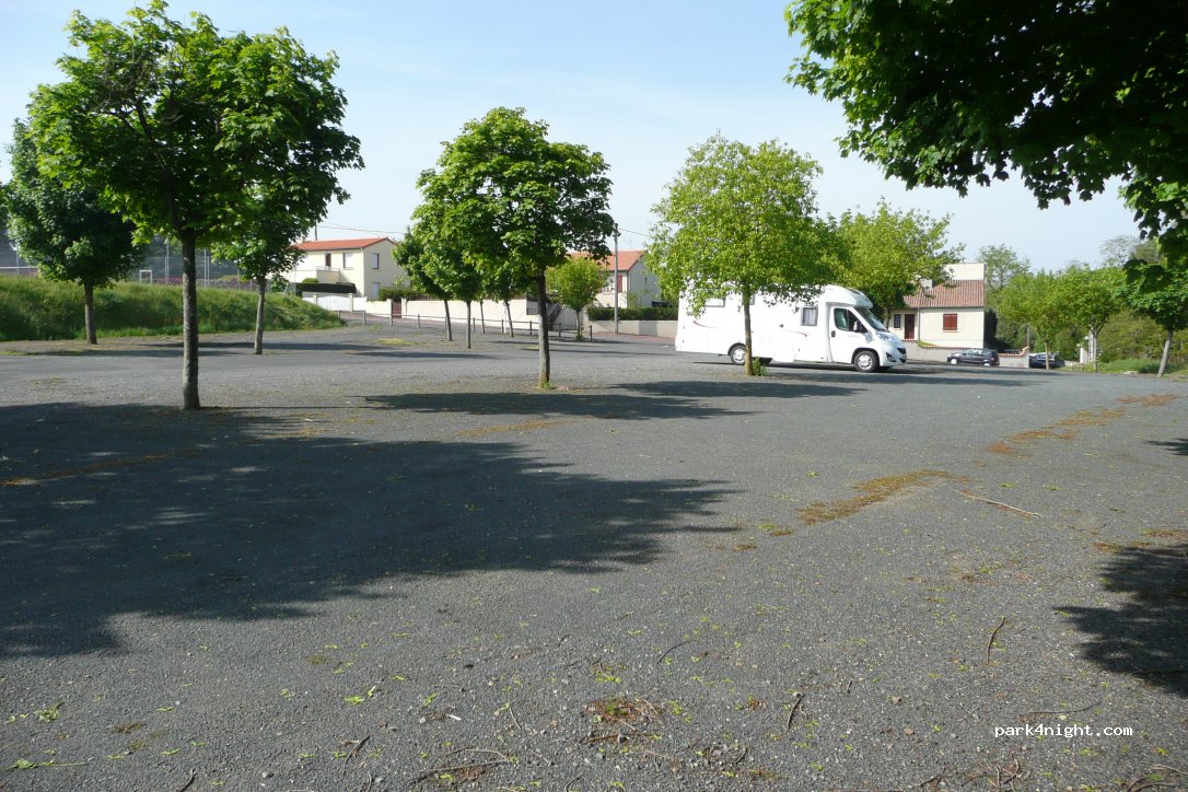 (79150) Argenton-les-Vallées - 3-29 Rue de la Sablière — foto 2