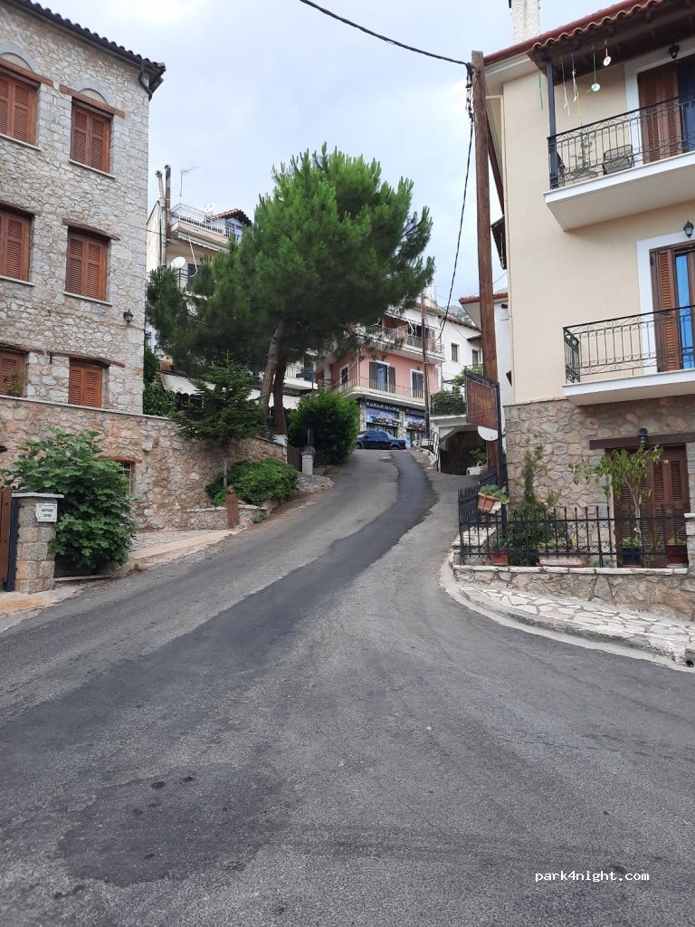 (320 04) Arachova - 100 Ethniki Odos Livadias Amfissas — foto 3