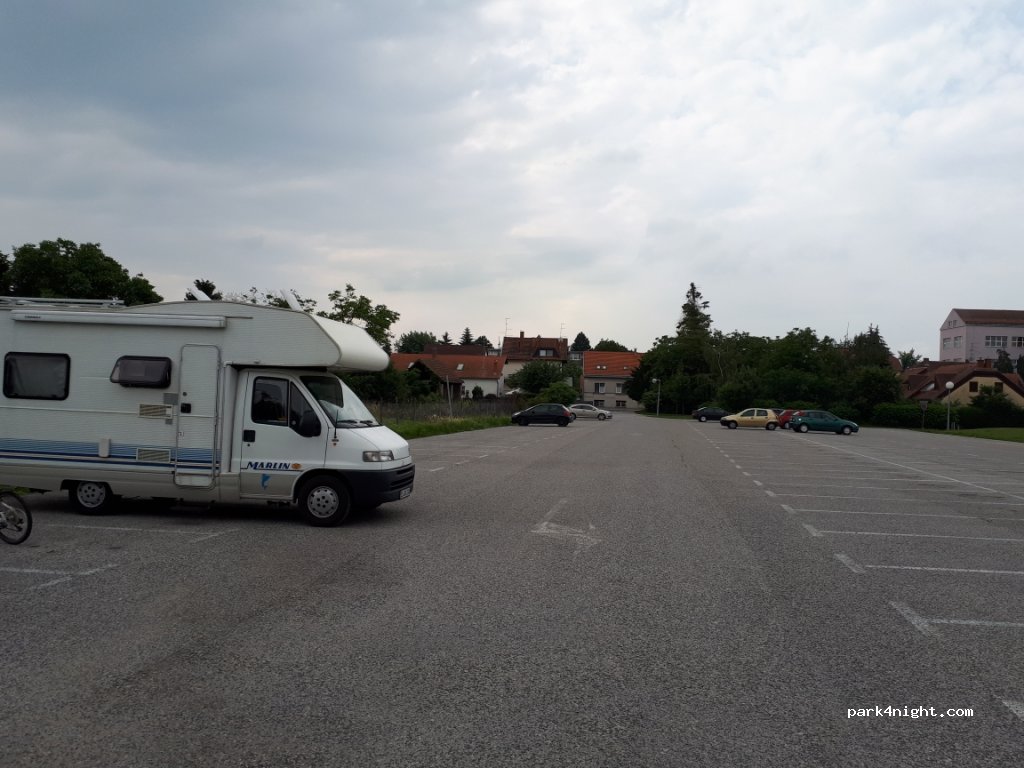 (42000) Varaždin - Ul Kralja Petra Krešimira IV 19 — foto