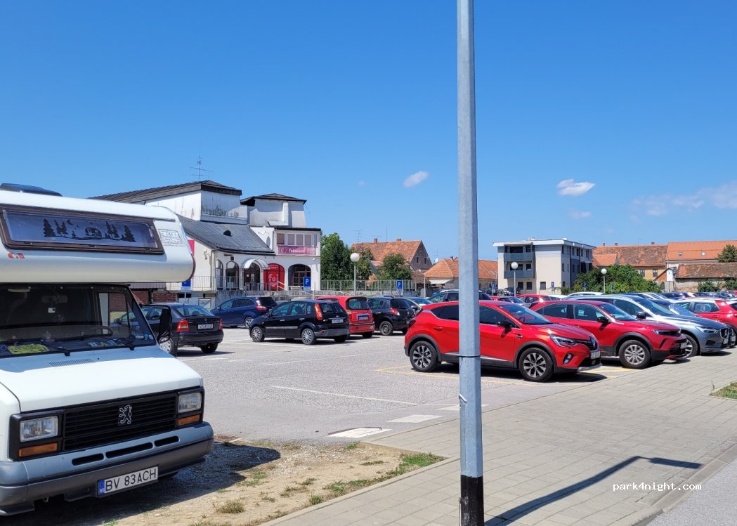 (42000) Varaždin - Ul Kralja Petra Krešimira IV 19 — foto 4