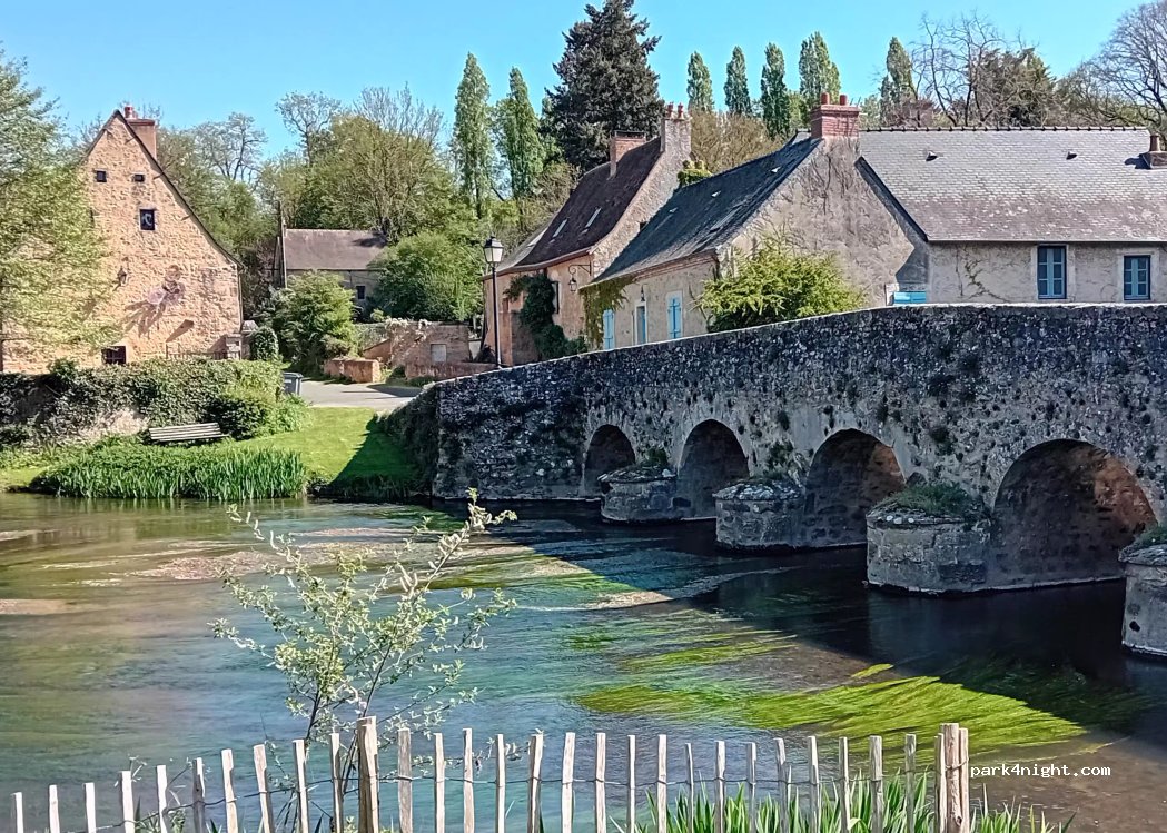 (72430) Asnières-sur-Vègre - 7-17 Rue Saint-Hilaire — foto 5