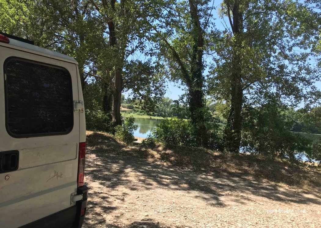 (30210) Remoulins - Chemin Tour du Lac — foto 2