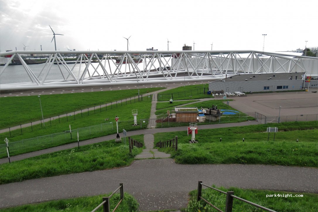 (3151) Hoek van Holland - 139-881 Maeslantkeringweg — foto