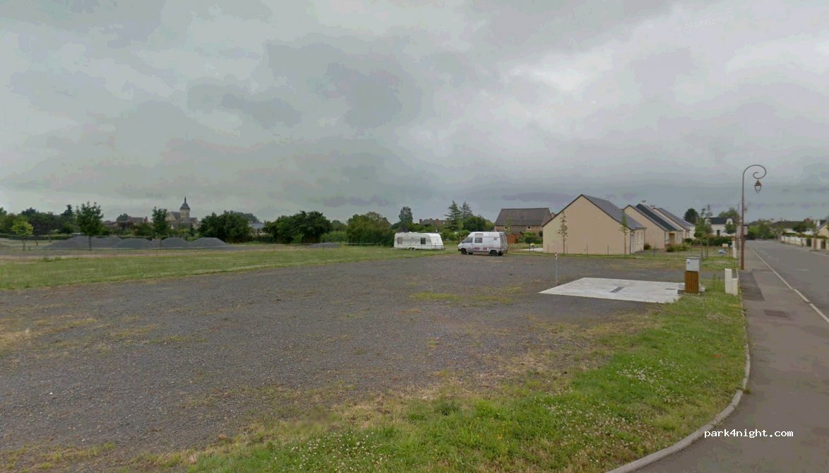 (72800) Luché-Pringé - 2-8 Rue des Prunus — foto