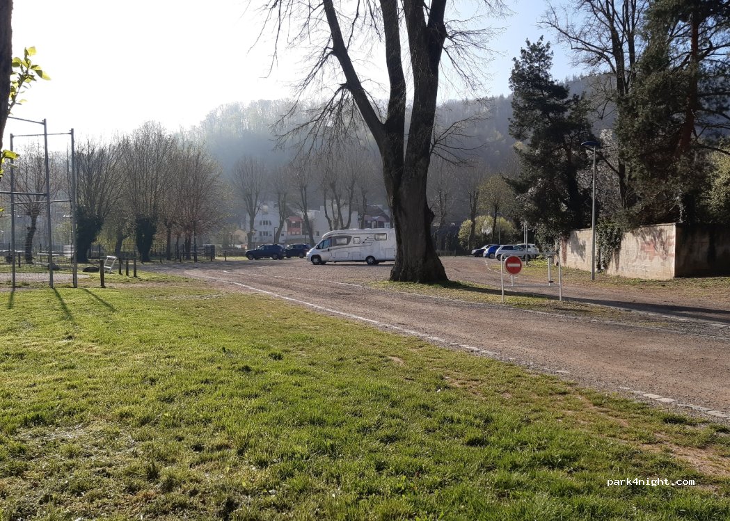 (67130) Schirmeck - 8 Place de la Gare — foto 3