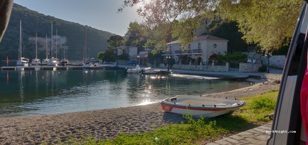 (310 82) Sivota - Unnamed Road — foto
