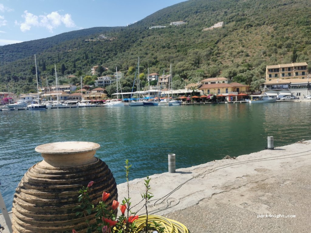 (310 82) Sivota - Unnamed Road — foto 2