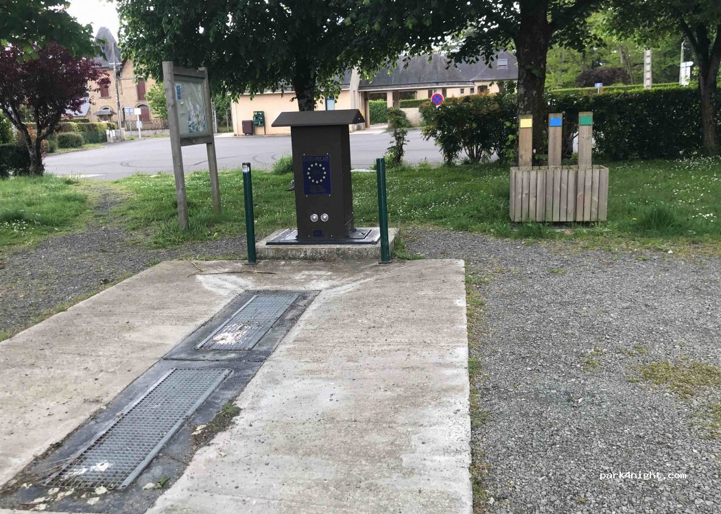 (72300) Parcé-sur-Sarthe - Allée du Bois de l'Hommeau — foto