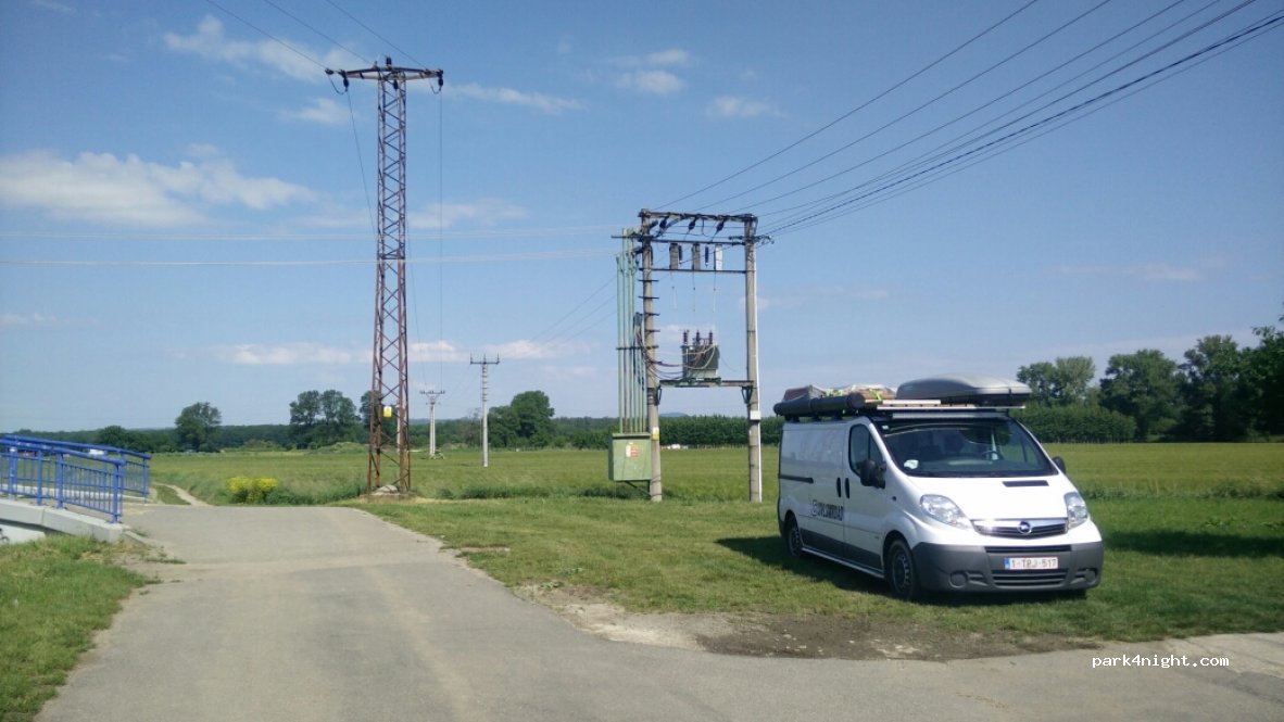 (687 24) Uherský Ostroh - Zemědělská — foto 3