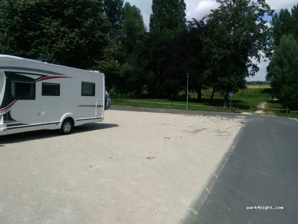 (41220) Saint-Laurent-Nouan - 4 Rue des Vieux Fossés — foto