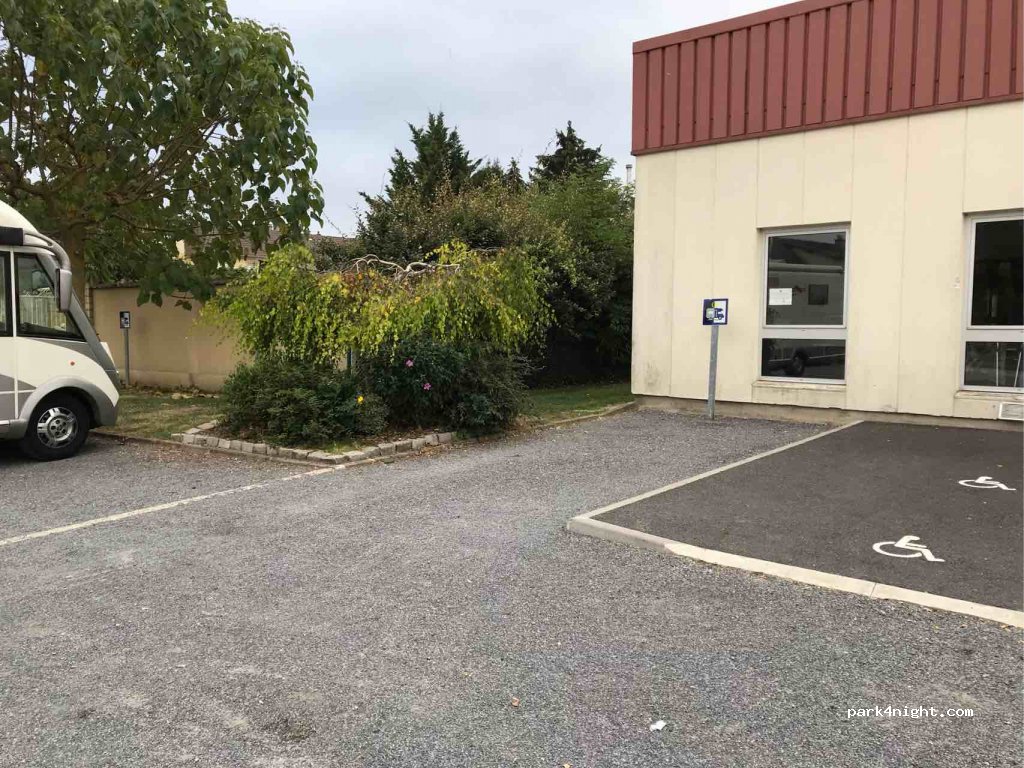 (51500) Chamery - 13 Rue du Château Rouge — foto