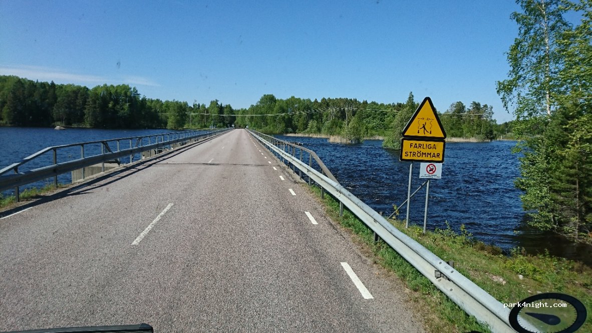 (810 40)  - 85 Bredforsvägen — foto 2