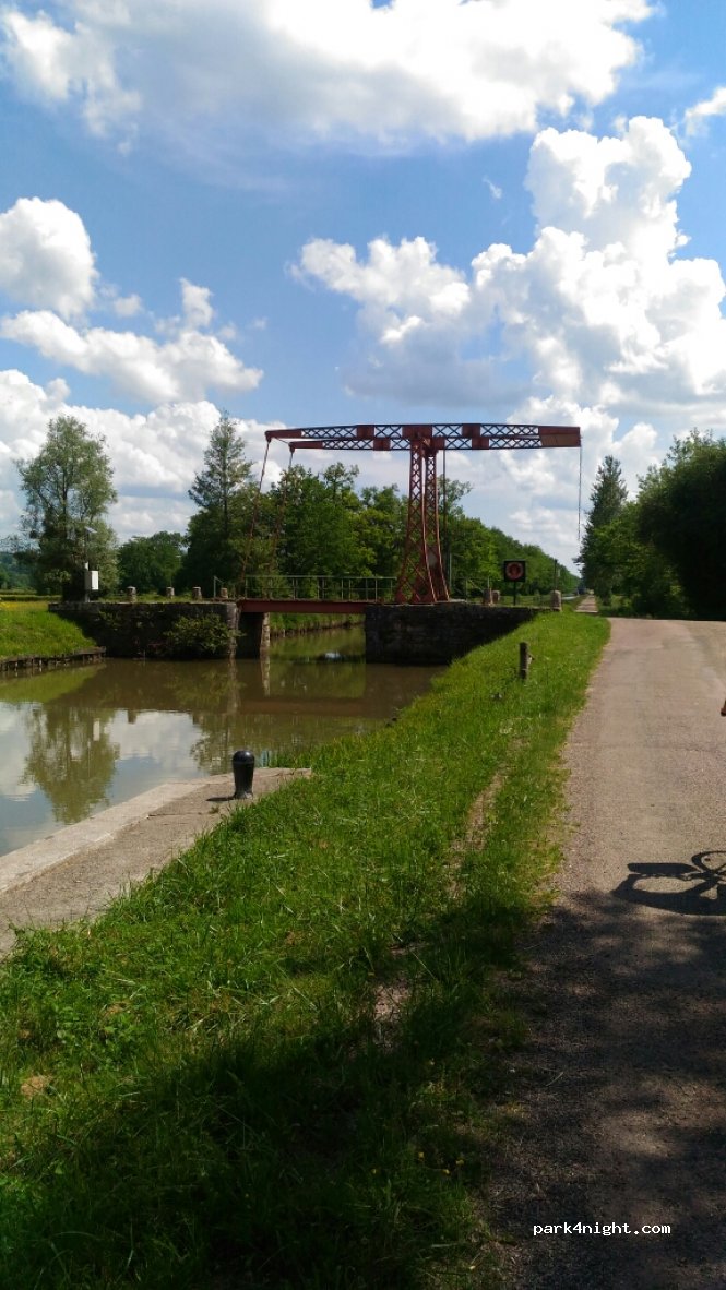 (58190) Asnois - Le Chemin de Brèves — foto 3